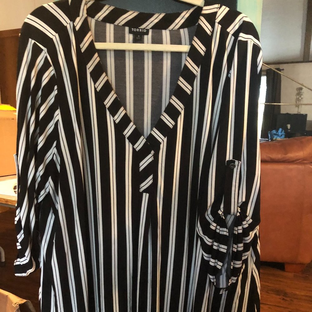 Black and White Plus Size Tunic Top